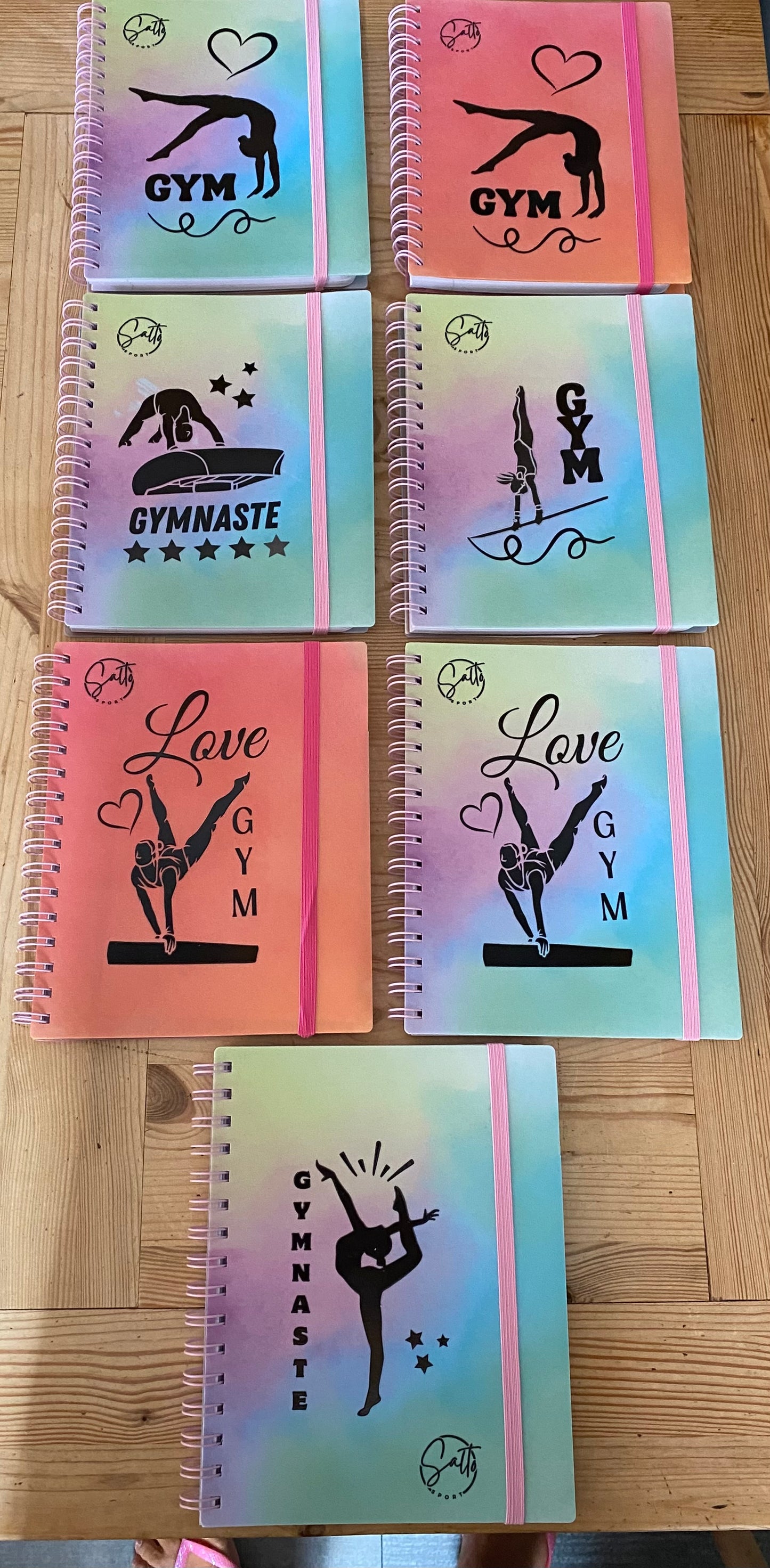 Cahier plastifié A5 GYM (environ 15x21 cm) avec intercalaires amovibles