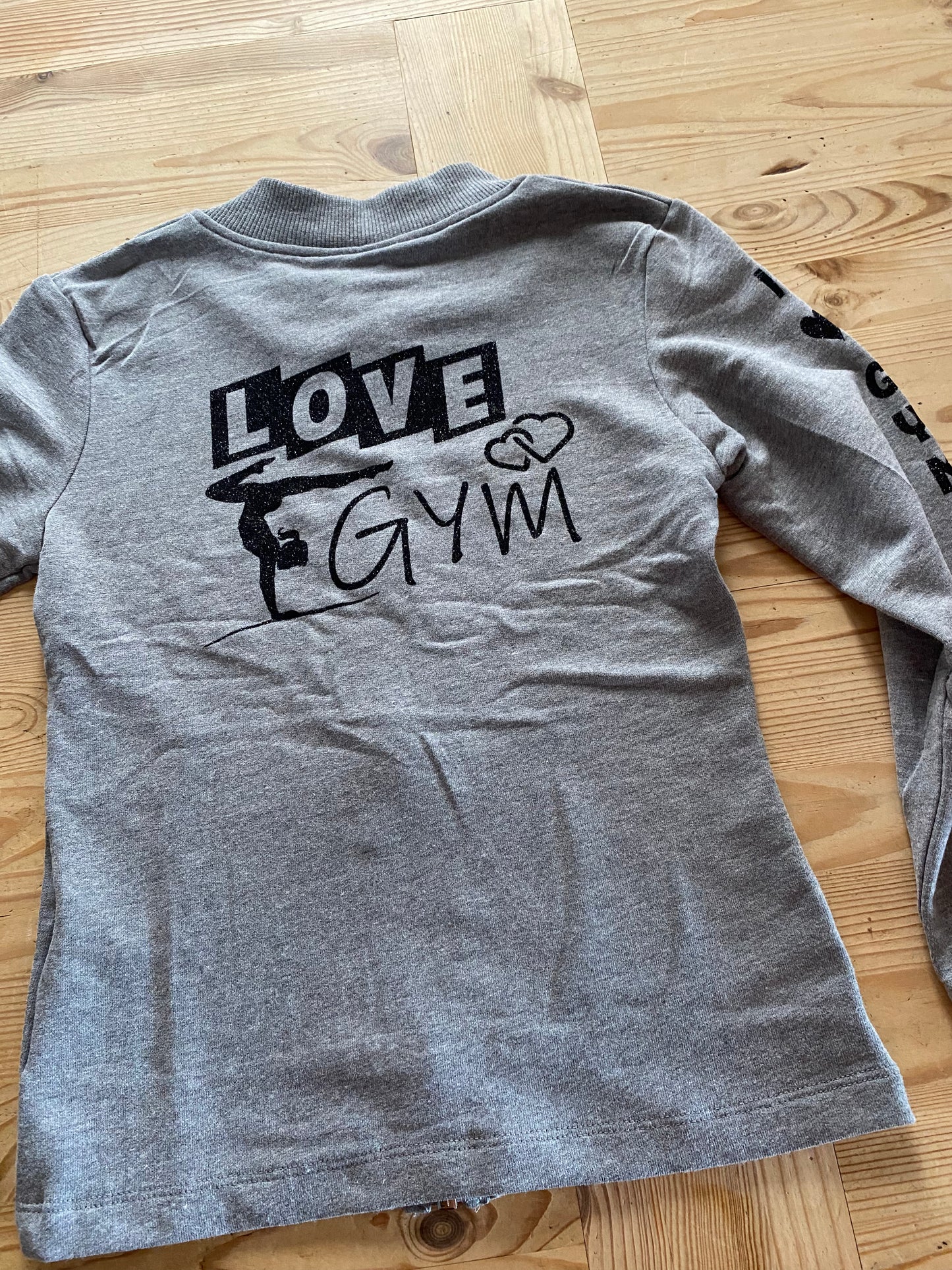 DESTOCKAGE Sweat et Veste 8 ans